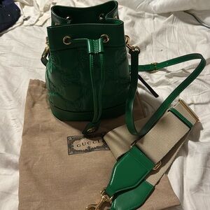 Green Gucci bucket bag
